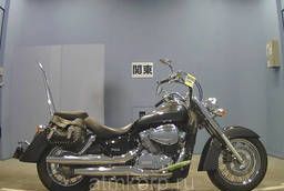 Motorcycle cruiser chopper Honda Shadow 400 Classic side. ..