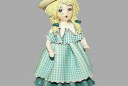 Статуэтка Кукла со светлыми волосами в голубом платье