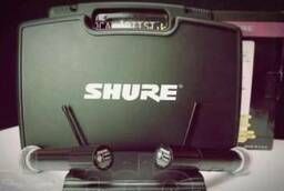 Microphone SHURE SM58 V  A radio system 2 microphones. case.