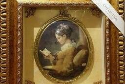 Панно с овальной тарелкой Девушка с книгой