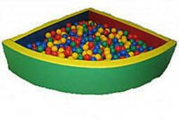 Угловой бассейн с шарами без аппликаций 1, 5м