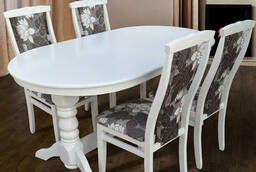 Белый стол из дерева