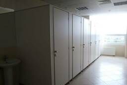 Sanitary partitions made of laminated chipboard and aluminum profile