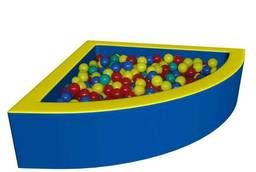 Угловой бассейн с шариками без аппликаций 2м