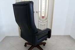 Кожаные кресла, руководителя итальянской фирмы Masceroni