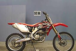 Мотоцикл кроссовый Honda CRF 250 R цвет белый красный черный