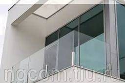 Ограждение балкона из стекла на министойках без поручня