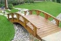 Декоративный мостик из дерева для сада и дачи