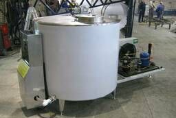 Танк охладитель молока вертикального типа на 2000 литров