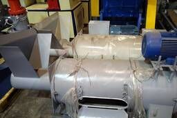Vertical centrifuge for plastic processing line