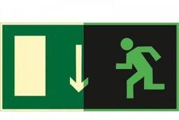 Знак E10 Указатель двери эвакуационного выхода (левосторонни