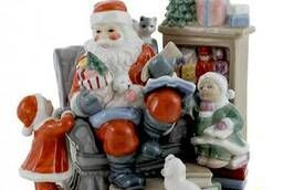 Дед Мороз с малышами. Музыкальная фигурка. Керамика. .. .