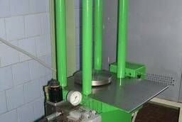 Hydraulic press - for the production of cedar oil