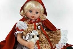 Коллекционная виниловая кукла Красная шапочка с серым. ..