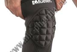 Knee pads with inserts of shockproof pads