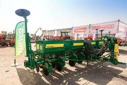 Mini-till Harvest 560 MultiCorn row-crop seeder (Ukraine)