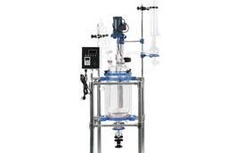 Glass reactor with a jacket. Capacity 100 liters.