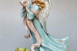 Ангел мира с голубем. Фарфор. Высота 26 см
