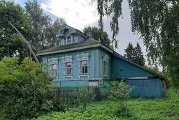 House with a plot of 15 acres. Residential village. River. Forest. Asphalt.