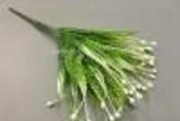 Веточка зелени папоротник бусина, белый