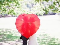 Для свадебной фото сессии зонт сердце в прокат