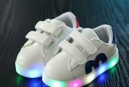 Детские кроссовки с подсветкой