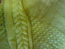 Вязанные свитера, береты, шарфы из импортной пряжи
