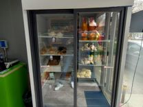 Холодильный шкаф для продуктов, пива, напитков