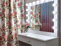 Туалетный столик для макияжа и гримёрное зеркало с