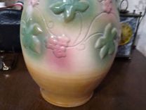 Керамическая ваза или горшок