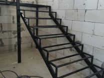 Каркас лестницы из металла с монтажем