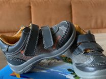 Новые детские ботинки из натуральной кожи