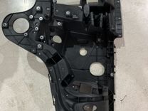 Опорный кронштейн накладки кабины Актрос MP4