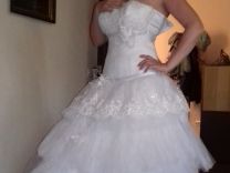 Свадебное платье, фата и перчатки