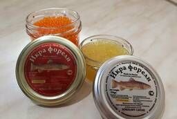 Fresh salted trout caviar of two colors