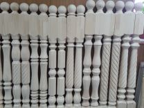 Балясины. столбы. элементы деревянных лестниц