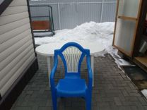 Стол складной пластиковый и стулья
