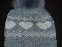 Новая теплая шапка с помпоном из натурального меха