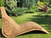 Лежак шезлонг плетеный из натурального ротанга