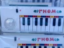 Инструмент клавишный электромузыкальный Гном