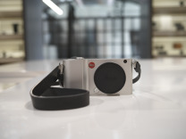 Цифровая фотокамера Leica T