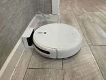 Робот-пылесос Xiaomi Mi Robot Vacuum Mop RU б/у