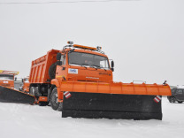 Снегоуборочная машина на самосвале Камаз-6520